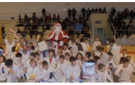 LE PERE NOEL ROI DU TATAMI !